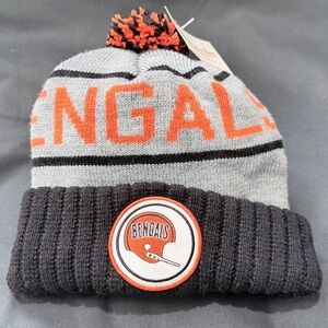 Exclusive Cincinnati Bengals NFL Mitchell & Ness Grey/Black Two Tone knit beanie